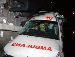 Ambulans Takla Attı: 1 Yaralı