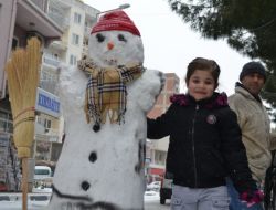 Saruhanlı'da Kar Sevinci