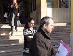 Soymak İçin Girdikleri Evde Polise Yakalandılar