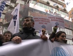 Sendikalılar Ak Parti Binasına Yürüdü