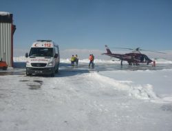 Doğum Sancısı Çeken Kadını Helikopter Kurtardı