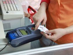 Başakşehir'de “destek Kart”la Giyecek Ve Gıda Yardımı