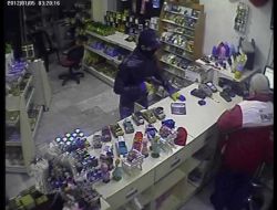 Silahlı Soyguncu Kardaki İzilerinden Yakalandı