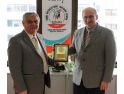 İzdim’de Bayrak Değişimi