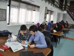 Yılda 35 Bin Okurun Geldiği Kütüphaneden Yarıyılda 7 Bin Kişi Yararlandı