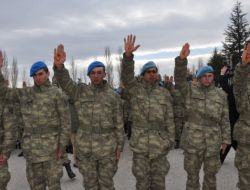 Eğitimlerini Tamamlayan Askerler, Törenle Yeni Birliklerine Uğurlandı