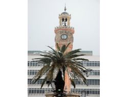 İzmir'in Kar Keyfi 6 Saat Sürdü, Geriye Kartpostallık Manzaralar Kaldı