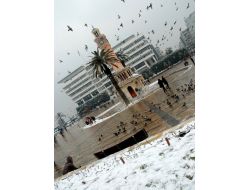 İzmir'in Kar Keyfi 6 Saat Sürdü, Geriye Kartpostallık Manzaralar Kaldı