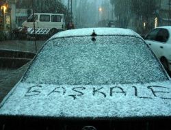 Van'ın Başkale İlçesinde Mevsimin İlk Karı Düştü