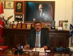 Edis: Kimse Hizmet Yolculuğumuzun Önüne Set Çekmeye Çalışmasın