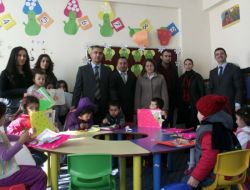 Erciş'te Geciken Karne Töreninde Öğrenciler Buruk Sevinç Yaşadı