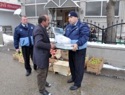 Gölbaşı'nda Zabıta Seyyar Satıcılara Göz Açtırmıyor