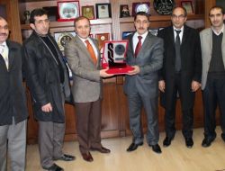 Mahallebaşı Esnafı, Küçükler'e Teşekkür Plaketi Verdi