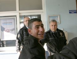 Kapkaç Zanlısı Çocuk Yakalanınca Gözyaşlarına Boğuldu