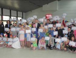 Bursa'da Bin 427 Çocuk Yarıyıl Tatilinde Yüzme Öğrendi