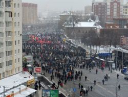 Putin Karşıtları Soğuğa Yenildi!!