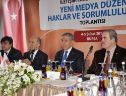 Arınç: Özel Sektör İletişim Mezunlarına Mesafeli Davranıyor