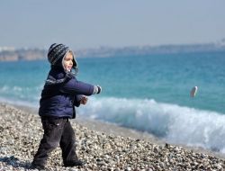 Sahilde Sıcak Havanın Tadını Çıkardılar