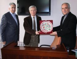 Beşir Ayvazoğlu: Türklerin İlk Kızılelması İstanbul’dur