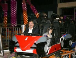 Gökçek, Funland’de Torunlarıyla Eğlendi!