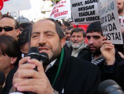 Suriye Konsolosluğu’na Girmek İsteyen Gruba Polis Müdahale Etti (2)