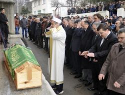 Şahin, Ak Partili Aleşgür’ün Cenazesine Katıldı