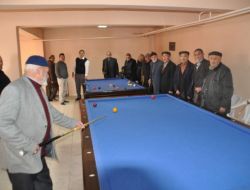 Huzurevi Sakinleri Kışın Vakitlerini Bilardo Oynayarak Değerlendiriyor