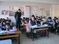 Midyat’ta Öğrenciler Ve Öğretmenler İçin Ders Zili Çaldı