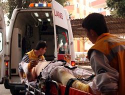 Okulda Soba Yakmak İçin Sobaya Dökülen Tiner Patladı: 4 Yaralı