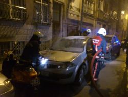 Dört Otomobili Kundaklayan İki Kişi Kıskıvrak Yakalandı