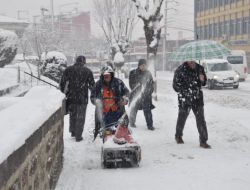Afyonkarahisar’da Kar 25 Santime Ulaştı, Okullar Tatil