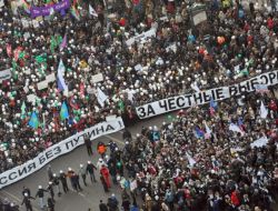 MCCAİN YİNE TWİTLEDİ