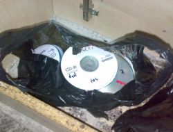 İzmir'de Korsan Cd Operasyonu