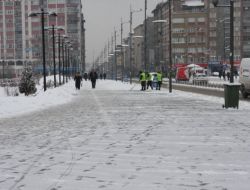 Sivas'ta Belediye, Karla Mücadele İçin Seferberlik İlan Etti