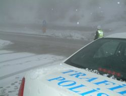 Bolu Dağı'nda Sis Ve Kar Yağışı Etkili Oluyor