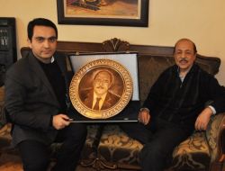 Başkan Bahçeci, Neşet Ertaş’ı Ziyaret Etti!