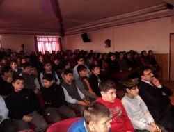 Öğrencilere İnterneti Doğru Kullanma Yöntemleri Anlatıldı