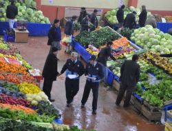 Zile Zabıtasından Pazarcılara Broşürlü Uyarı