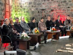 Vali Kara: Ermenistan'la Demiryolu Ve Karayolu Bağlantısı Bulunan Kars'ın Önü Açık