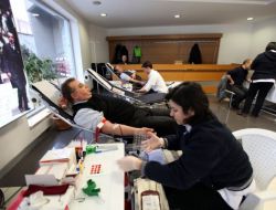 Yenimahalle'den Kızılay'a Kan Bağışı