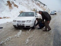 Sertavul Geçidi'nde Ulaşım Güçlükle Sağlanıyor