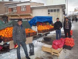 Kar Seyyar Satıcılarını Da Zorda Bıraktı