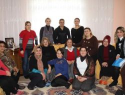 Ak Partili Kadınlar Ev Ziyaretlerine Önem Veriyor