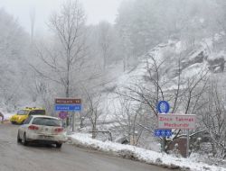Kar Yağışı Belediye Ekiplerini Alarma Geçirdi