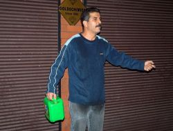 Oğlunun Dershane Parasını Ödeyemeyen Baba Benzinle Kendini Yakmaya Kalktı