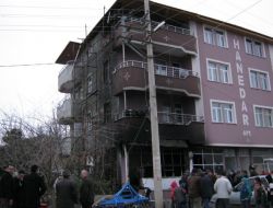 Sobaya Dökülen Yanıcı Madde Patladı, Bir Kişi Yaralandı