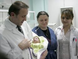 27 Haftalık Doğan Elif Su Bebek, Yoğun Bir Tedaviyle Hayata Tutundu