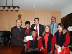 Sumbas Kaymakamı Başarılı Öğrencileri Ödüllendirdi