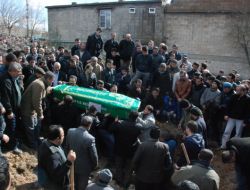 Eşi Ve 4 Çocuğunu Kaybeden Baba