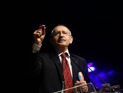 Kılıçdaroğlu Konuşmasında 'Hatalı Not' Krizi